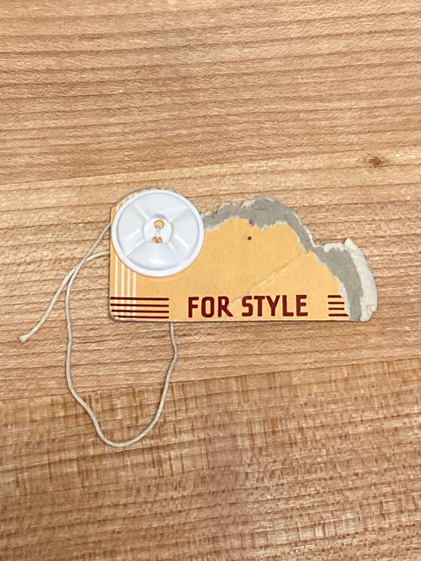 Vintage Button by Choice - qty 1 - medium - white