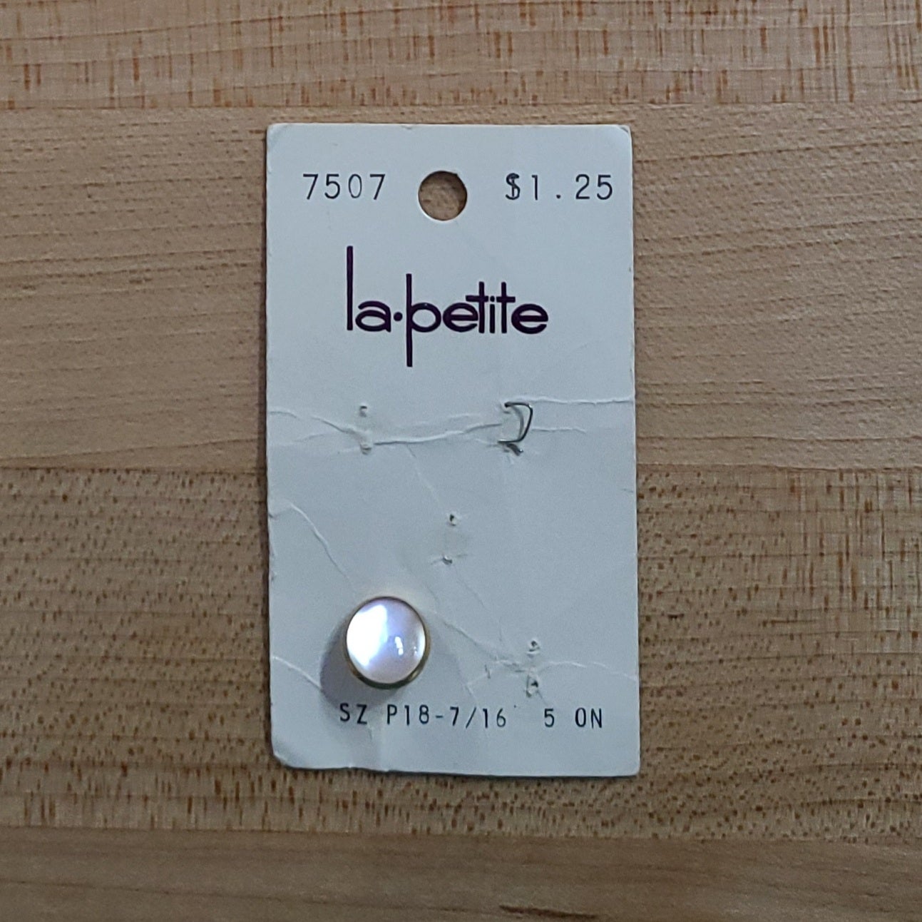Vintage Button by La Petite - qty 1 - small - pearl/gold