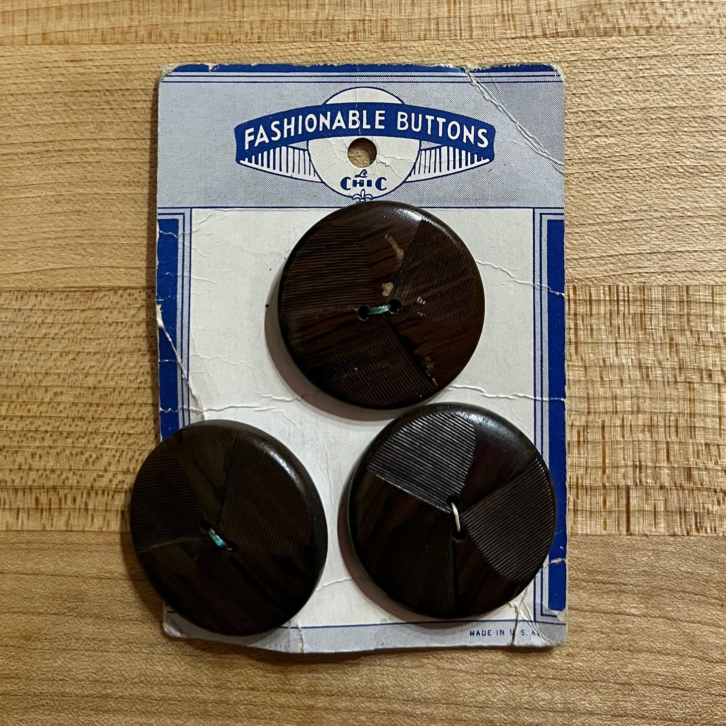 Vintage Buttons by Le Chic - set of 4 - brown - 2 sizes