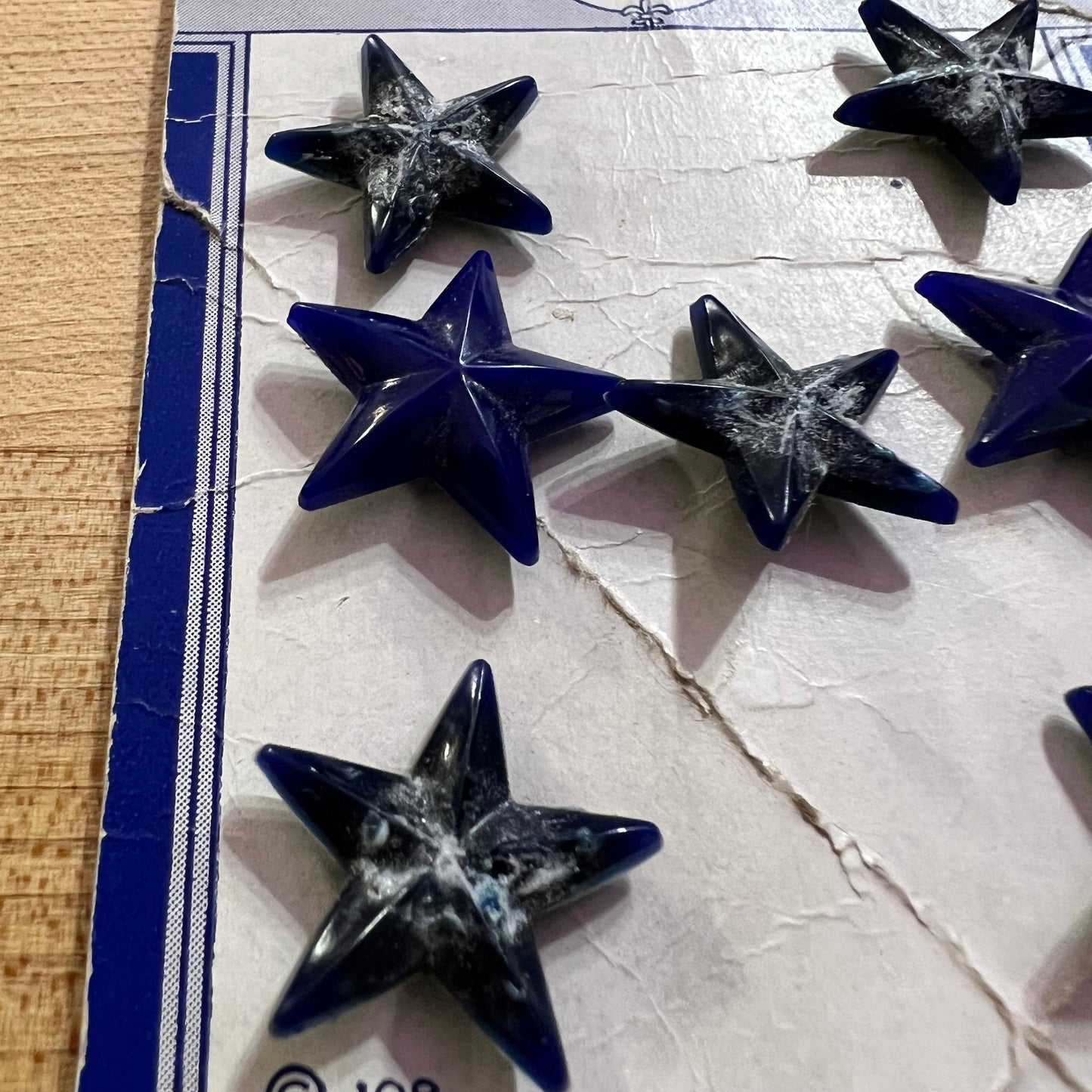 Vintage Buttons by Le Chic - set of 7 - star - medium - blue