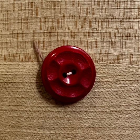 Vintage Button by Le Chic - qty 1 - medium - red